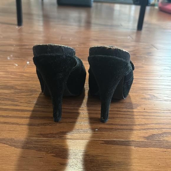 Carlos Santana black suede heels - Picture 4 of 4